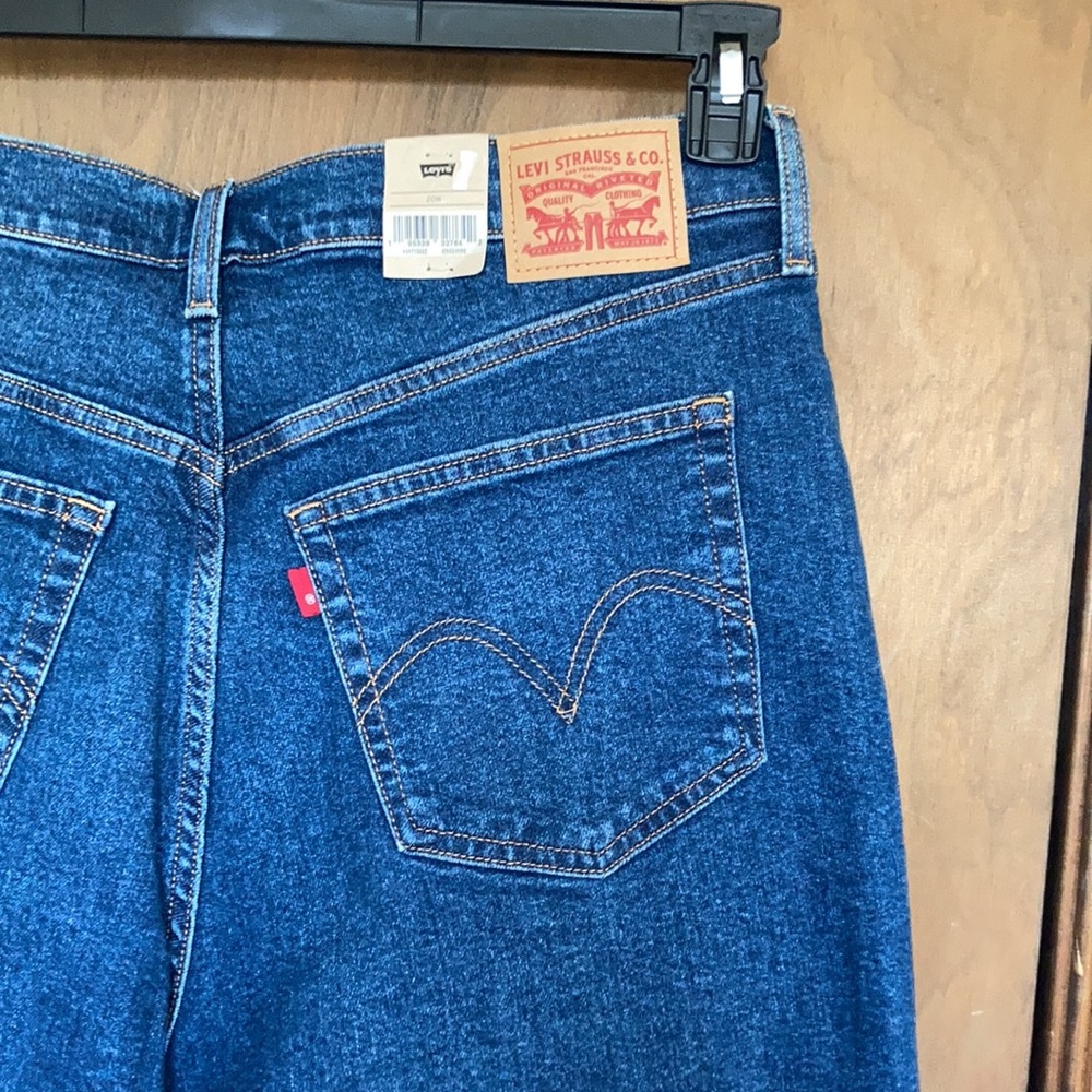 Offer$40 Levi’s wedgie straight jean high rise snug through hip & thigh 20W - Picture 15 of 17